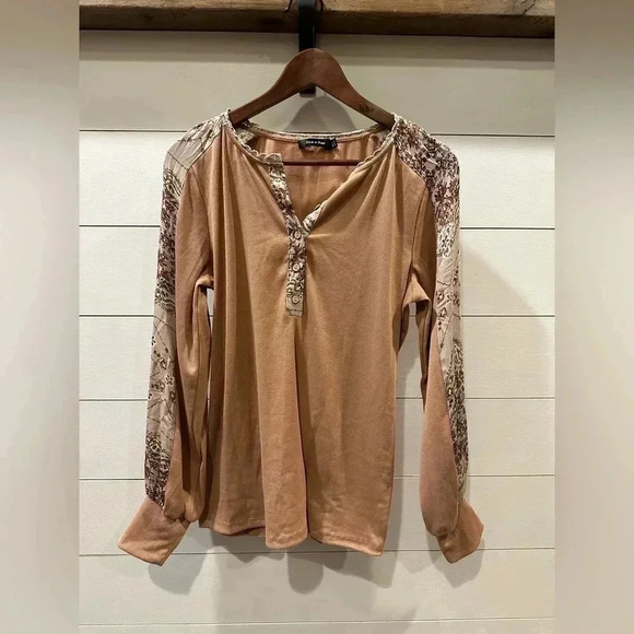 Doe and Rae Camel w/ floral long sleeve - Picture 1 of 5